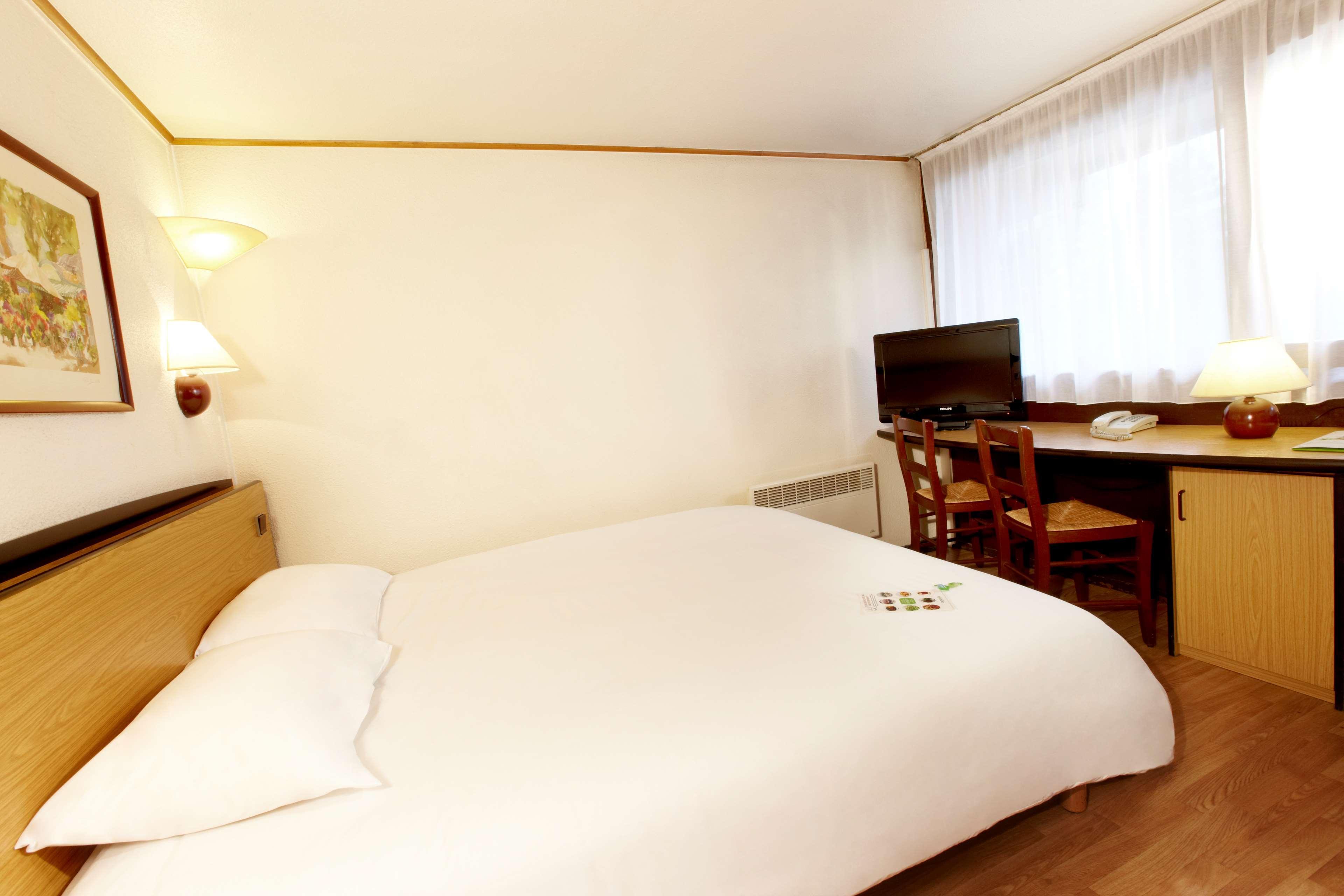 Hotel De La Briere Триняк Екстериор снимка